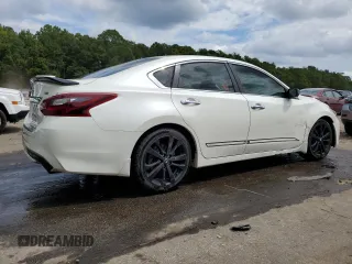 2017 Nissan Altima SV z VIN 1N4AL3AP3HC238952, wystawiony jako Copart lot #70025624 z przebiegiem 168 255 mil mil oraz Szkoda całkowita • Salvage title. Historia ofert i sprzedaży dostępna na DreamBid. Obrazek 3.