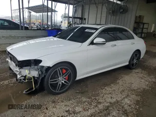 2017 Mercedes-Benz E 300 Luxury с VIN WDDZF4JBXHA108666, выставлен на аукционе Copart как лот 60083615 с пробегом 84 705 миль миль и Списание • Salvage title. История ставок и продаж доступна на DreamBid. Изображение 1.