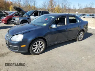 2010 Volkswagen Jetta Sedan Limited with VIN 3VWRZ7AJ7AM120502, listed as a Copart auction lot 77232184 with 141,186 mi miles and Clean Title. Bid and sale history available at carsss.com. Image 1.
