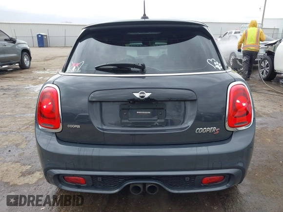 2017 MINI Hardtop 4 Door Cooper S z VIN WMWXU3C3XH2F49201, wystawiony jako IAAI lot #41837027 z przebiegiem 75 949 mil mil oraz . Historia ofert i sprzedaży dostępna na DreamBid. Obrazek 17.