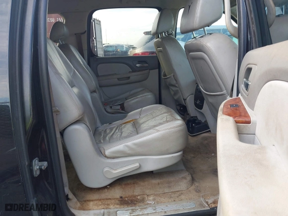 2007 Chevrolet Suburban LT with VIN 3GNFC16057G196996, listed as a IAAI auction lot 41631144 with 1 mi miles. Bid and sale history available at carsss.com. Image 8.