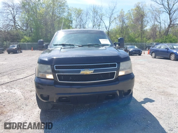 2007 Chevrolet Suburban LT with VIN 3GNGK26K57G270206, listed as a IAAI auction lot 42102684 with 220,759 mi miles and . Bid and sale history available at DreamBid. Image 12.
