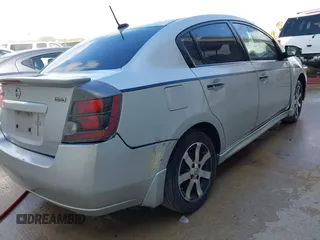 2012 Nissan Sentra SR z VIN 3N1AB6AP9CL619798, wystawiony jako IAAI lot #42382829 z przebiegiem 228 667 mil mil oraz . Historia ofert i sprzedaży dostępna na DreamBid. Obrazek 4.