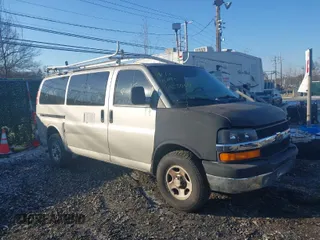 2006 Chevrolet City Express Cargo z VIN 1GNFG15X261161610, wystawiony jako IAAI lot #41371403 z przebiegiem Nie podano mil oraz . Historia ofert i sprzedaży dostępna na DreamBid. Obrazek 1.