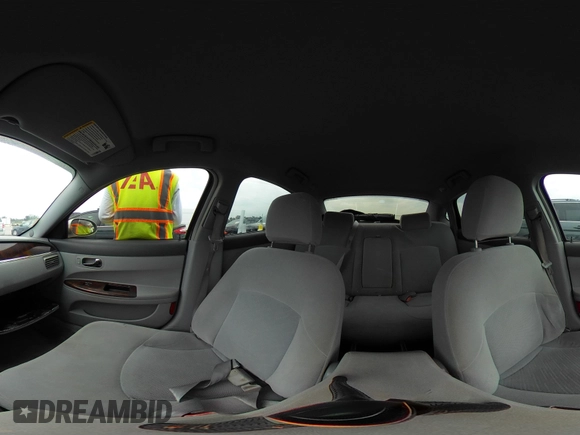 2007 Buick LaCrosse CX with VIN 2G4WC582271249382, listed as a IAAI auction lot 42285783 with 173,858 mi miles and . Bid and sale history available at DreamBid. Image 18.