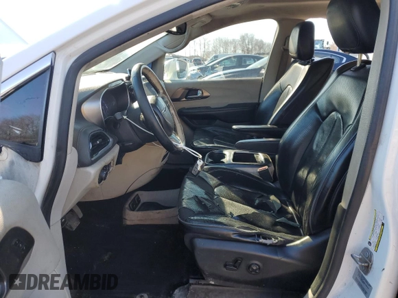 2017 Chrysler Pacifica Limited with VIN 2C4RC1GGXHR837881, listed as a Copart auction lot 43140345 with 296,374 mi miles and Salvage Title. Bid and sale history available at DreamBid. Image 7.
