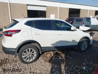 2021 Nissan Rogue Sport S with VIN JN1BJ1AV8MW320615, listed as a IAAI auction lot 40752620 with 65,543 mi miles. Bid and sale history available at carsss.com. Image 12.