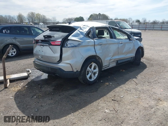 2020 Ford Edge SE z VIN 2FMPK3G97LBB16387, wystawiony jako IAAI lot #41822322 z przebiegiem Nie podano mil oraz . Historia ofert i sprzedaży dostępna na DreamBid. Obrazek 4.