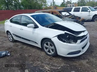 2015 Dodge Dart SXT z VIN 1C3CDFBB5FD267157, wystawiony jako IAAI lot #42345281 z przebiegiem 142 958 mil mil oraz . Historia ofert i sprzedaży dostępna na DreamBid. Obrazek 1.
