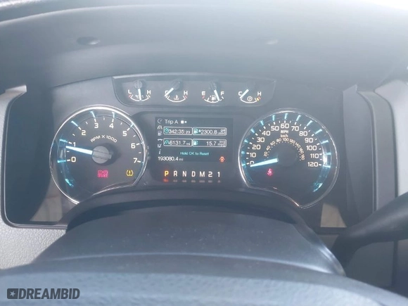 2012 Ford F-150 XL with VIN 1FTFX1CF7CKD33140, listed as a IAAI auction lot 41323419 with 193,080 mi miles. Bid and sale history available at carsss.com. Image 7.
