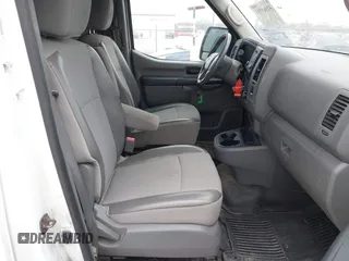 2018 Nissan NV Cargo S z VIN 1N6BF0LY0JN807791, wystawiony jako IAAI lot #41868591 z przebiegiem 128 813 mil mil oraz . Historia ofert i sprzedaży dostępna na DreamBid. Obrazek 5.
