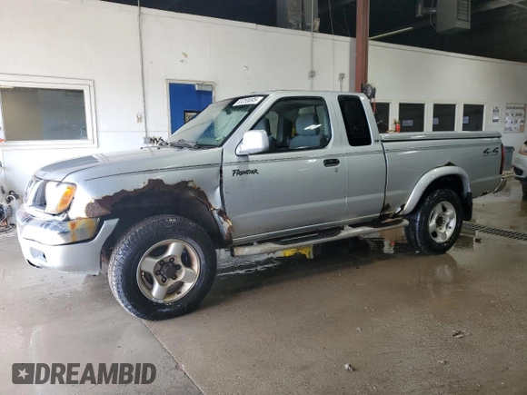 2000 Nissan Frontier XE z VIN 1N6ED26Y2YC369789, wystawiony jako Copart lot #53255695 z przebiegiem 165 792 mil mil oraz Czysty tytuł • Clean title. Historia ofert i sprzedaży dostępna na DreamBid. Obrazek 1.
