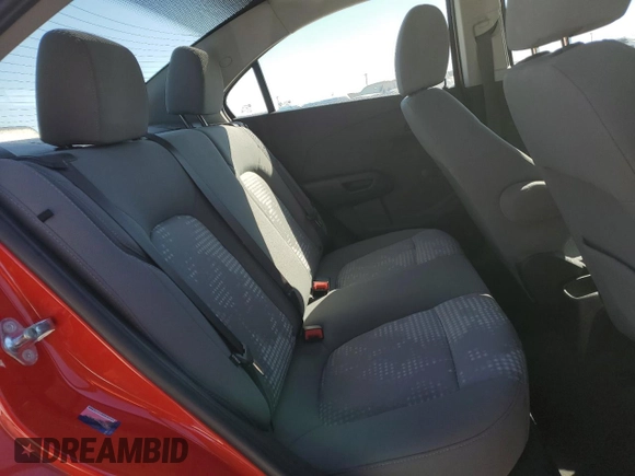 2019 Chevrolet Sonic LS z VIN 1G1JB5SB6K4147597, wystawiony jako Copart lot #46031495 z przebiegiem 59 905 mil mil oraz Szkoda całkowita • Salvage title. Historia ofert i sprzedaży dostępna na DreamBid. Obrazek 10.