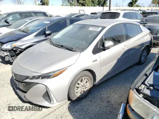 2020 Toyota Prius LE с VIN JTDKARFP7L3158983, выставлен на аукционе Copart как лот 57030935 с пробегом 70 251 миль миль и Списание • Salvage title. История ставок и продаж доступна на DreamBid. Изображение 1.