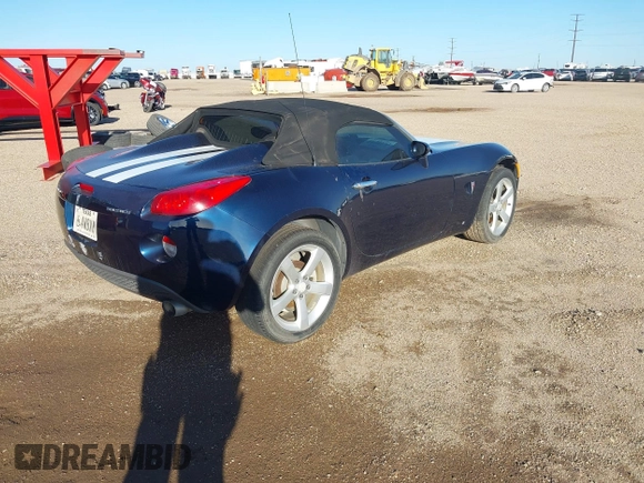 2006 Pontiac Solstice z VIN 1G2MB33B56Y111717, wystawiony jako IAAI lot #41988139 z przebiegiem 70 783 mil mil oraz . Historia ofert i sprzedaży dostępna na DreamBid. Obrazek 4.