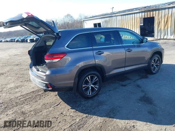 2019 Toyota Highlander LE with VIN 5TDBZRFH0KS960077, listed as a IAAI auction lot 41222178 with 125,800 mi miles and . Bid and sale history available at DreamBid. Image 4.