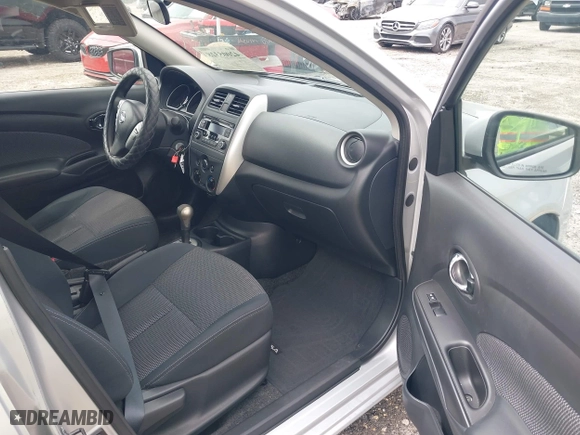 2016 Nissan Versa S with VIN 3N1CN7AP8GL883199, listed as a IAAI auction lot 42005328 with 40,659 mi miles. Bid and sale history available at carsss.com. Image 5.