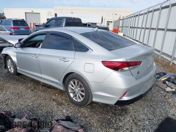 2019 Hyundai Sonata SE with VIN 5NPE24AF4KH766121, listed as a IAAI auction lot 41794665 with 101,673 mi miles and . Bid and sale history available at carsss.com. Image 3.