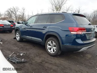 2018 Volkswagen Atlas 3.6L V6 SE with VIN 1V2KR2CA9JC569104, listed as a IAAI auction lot 41677640 with 53,360 mi miles. Bid and sale history available at carsss.com. Image 3.