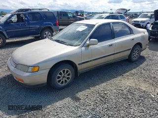 1995 Honda Accord LX with VIN 1HGCD563XSA013868, listed as a IAAI auction lot 42053028 with 184,181 mi miles and . Bid and sale history available at carsss.com. Image 2.