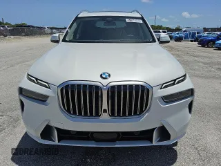 2025 BMW X7 xDrive40i z VIN 5UX23EM02S9W38321, wystawiony jako Copart lot #57358565 z przebiegiem 24 910 mil mil oraz Tytuł czysty. Historia ofert i sprzedaży dostępna na DreamBid. Obrazek 5.