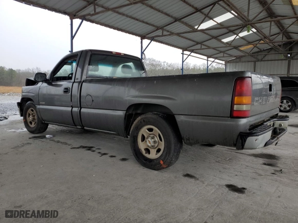 2000 Chevrolet Silverado 1500 with VIN 1GCEC14W0YE136208, listed as a Copart auction lot 45190775 with 152,016 mi miles and Salvage Title. Bid and sale history available at carsss.com. Image 2.