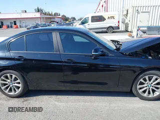 2017 BMW 3 Series 320i z VIN WBA8E1G52HNU15294, wystawiony jako IAAI lot #41980037 z przebiegiem 100 880 mil mil oraz . Historia ofert i sprzedaży dostępna na DreamBid. Obrazek 13.