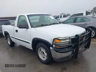 2000 GMC New Sierra 1500 SLE with VIN 1GTEC14V6YZ226642, listed as a IAAI auction lot 41549809 with 184,462 mi miles. Bid and sale history available at carsss.com. Image 1.