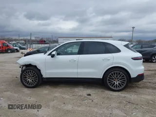 2023 Porsche Cayenne z VIN WP1AA2AY1PDA01984, wystawiony jako IAAI lot #41946680 z przebiegiem 16 121 mil mil oraz . Historia ofert i sprzedaży dostępna na DreamBid. Obrazek 15.