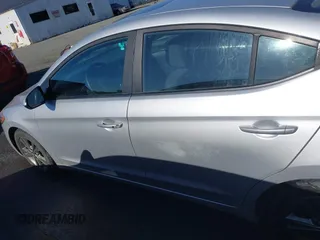 2017 Hyundai Elantra SE z VIN 5NPD84LFXHH209973, wystawiony jako IAAI lot #42124541 z przebiegiem 103 676 mil mil oraz . Historia ofert i sprzedaży dostępna na DreamBid. Obrazek 14.