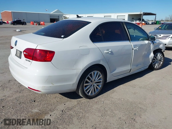 2012 Volkswagen Jetta Sedan SEL w/Sunroof with VIN 3VWLX7AJ4CM323376, listed as a IAAI auction lot 41722977 with 282,535 mi miles. Bid and sale history available at carsss.com. Image 4.