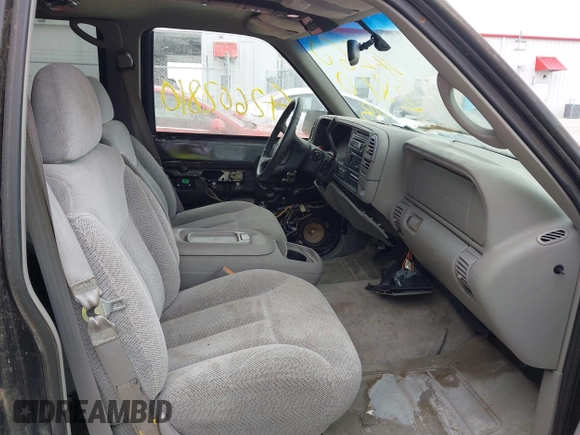 1999 Chevrolet Suburban with VIN 3GNFK16R4XG232727, listed as a IAAI auction lot 42602810 with 121,395 mi miles and . Bid and sale history available at DreamBid. Image 5.