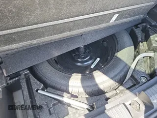 2024 Volkswagen Tiguan SE z VIN 3VV3B7AX7RM106937, wystawiony jako IAAI lot #42845192 z przebiegiem 32 134 mil mil oraz . Historia ofert i sprzedaży dostępna na DreamBid. Obrazek 52.