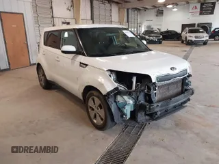 2016 Kia Soul with VIN KNDJN2A29G7357003, listed as a IAAI auction lot 41757144 with 220,374 mi miles. Bid and sale history available at carsss.com. Image 1.
