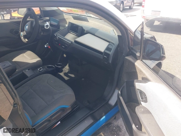 2017 BMW i3 with VIN WBY1Z8C32HV891355, listed as a IAAI auction lot 41723555 with 77,773 mi miles. Bid and sale history available at carsss.com. Image 5.