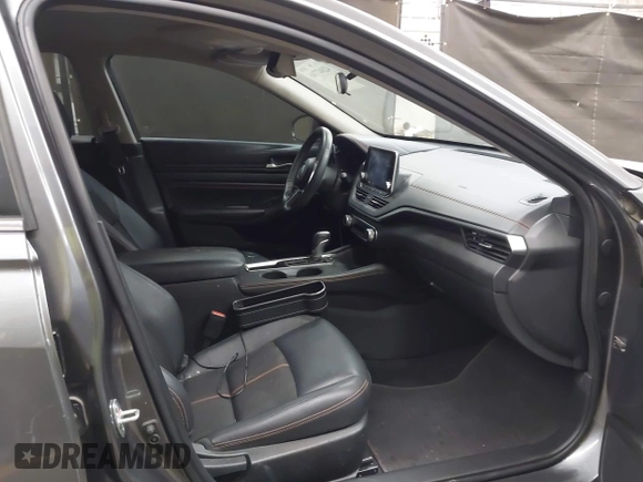 2022 Nissan Altima SR z VIN 1N4BL4CV8NN414447, wystawiony jako IAAI lot #42047746 z przebiegiem 52 389 mil mil oraz . Historia ofert i sprzedaży dostępna na DreamBid. Obrazek 5.
