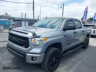 2016 Toyota Tundra 4WD Truck SR5 with VIN 5TFDW5F15GX554763, listed as a IAAI auction lot 42092776 with 141,522 mi miles. Bid and sale history available at carsss.com. Image 6.