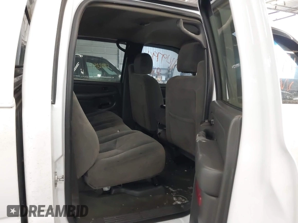 2006 Chevrolet Silverado 1500 LT1 with VIN 2GCEK13T961221041, listed as a IAAI auction lot 41497944 with 156,026 mi miles. Bid and sale history available at carsss.com. Image 8.