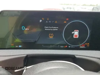 2022 Kia EV6 Wind z VIN KNDC3DLC6N5053572, wystawiony jako Copart lot #54911685 z przebiegiem 26 829 mil mil oraz Szkoda całkowita • Salvage title. Historia ofert i sprzedaży dostępna na DreamBid. Obrazek 9.