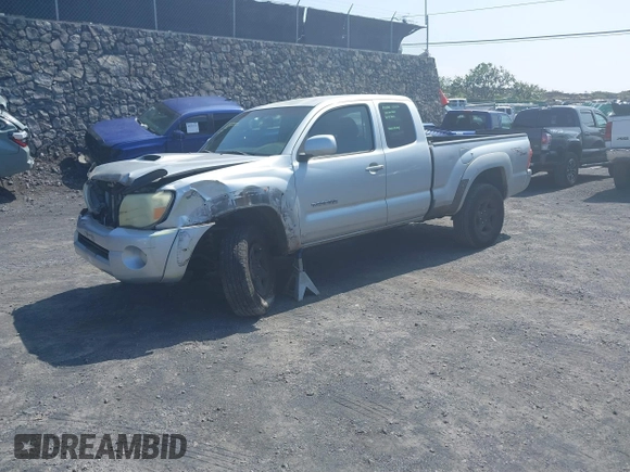 2006 Toyota Tacoma with VIN 5TEUU42N46Z286272, listed as a IAAI auction lot 41518642 with 243,142 mi miles. Bid and sale history available at carsss.com. Image 2.