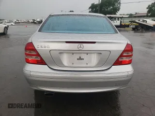 2004 Mercedes-Benz C 320 with VIN WDBRF64J64F511595, listed as a Copart auction lot 62996795 with 113,901 mi miles and Salvage title. Bid and sale history available at DreamBid. Image 6.