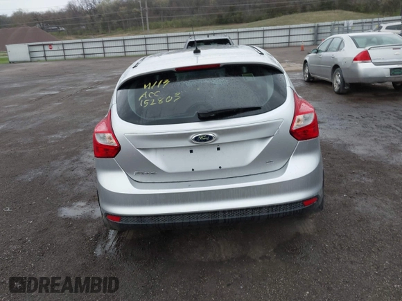 2012 Ford Focus SE z VIN 1FAHP3K27CL152803, wystawiony jako IAAI lot #42058556 z przebiegiem 181 717 mil mil oraz . Historia ofert i sprzedaży dostępna na DreamBid. Obrazek 16.