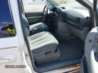 2005 Dodge Caravan SXT with VIN 2D4GP44L25R374602, listed as a IAAI auction lot 42180592 with 150,730 mi miles and . Bid and sale history available at carsss.com. Image 5.