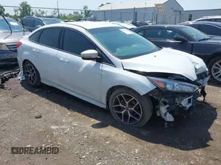 2016 Ford Focus SE с VIN 1FADP3F27GL385739, выставлен на аукционе IAAI как лот 42400329 с пробегом 114 331 миль миль и . История ставок и продаж доступна на DreamBid. Изображение 1.