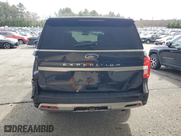 2024 Ford Expedition XLT with VIN 1FMJU1J85REA31775, listed as a Copart auction lot 52078405 with 35,854 mi miles and Clean Title. Bid and sale history available at carsss.com. Image 6.