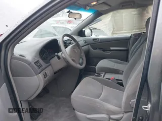 2005 Toyota Sienna LE with VIN 5TDBA23C55S048993, listed as a IAAI auction lot 41637805 with 157,959 mi miles. Bid and sale history available at carsss.com. Image 5.