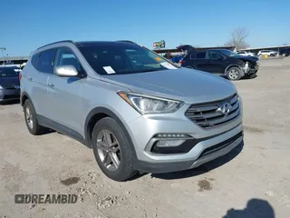 2017 Hyundai Santa Fe 2.4L z VIN 5XYZU3LBXHG495307, wystawiony jako IAAI lot #41753949 z przebiegiem 104 475 mil mil oraz . Historia ofert i sprzedaży dostępna na DreamBid. Obrazek 1.