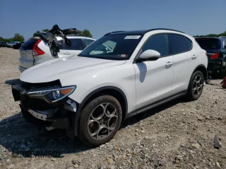 2022 Alfa Romeo Stelvio Sprint z VIN ZASPAKAN1N7D41964, wystawiony jako Copart lot #65199554 z przebiegiem 46 966 mil mil oraz Szkody całkowita. Historia ofert i sprzedaży dostępna na DreamBid. Obrazek 1.