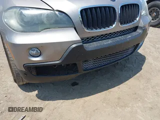 2007 BMW X5 3.0si z VIN 5UXFE43527L010725, wystawiony jako IAAI lot #42179894 z przebiegiem 174 074 mil mil oraz . Historia ofert i sprzedaży dostępna na DreamBid. Obrazek 6.