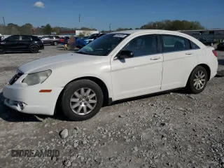 2010 Chrysler Sebring Touring z VIN 1C3CC4FB5AN224149, wystawiony jako Copart lot #50640255 z przebiegiem 151 055 mil mil oraz Szkody całkowita. Historia ofert i sprzedaży dostępna na DreamBid. Obrazek 1.